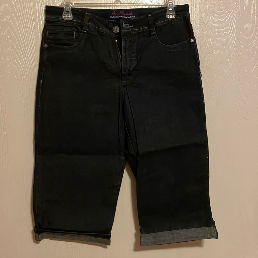 Capris dark wash